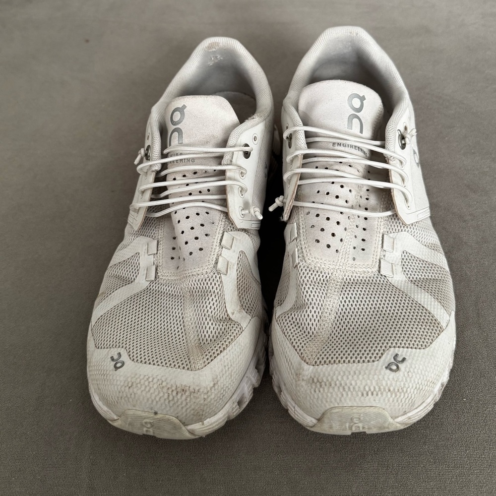 ON Women's Cloud 5 Sneakers